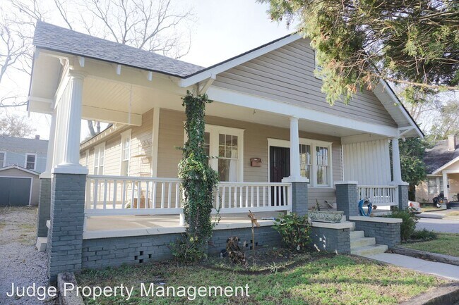 Building Photo - 3 br, 1 bath House - 1001 E. 31st Street