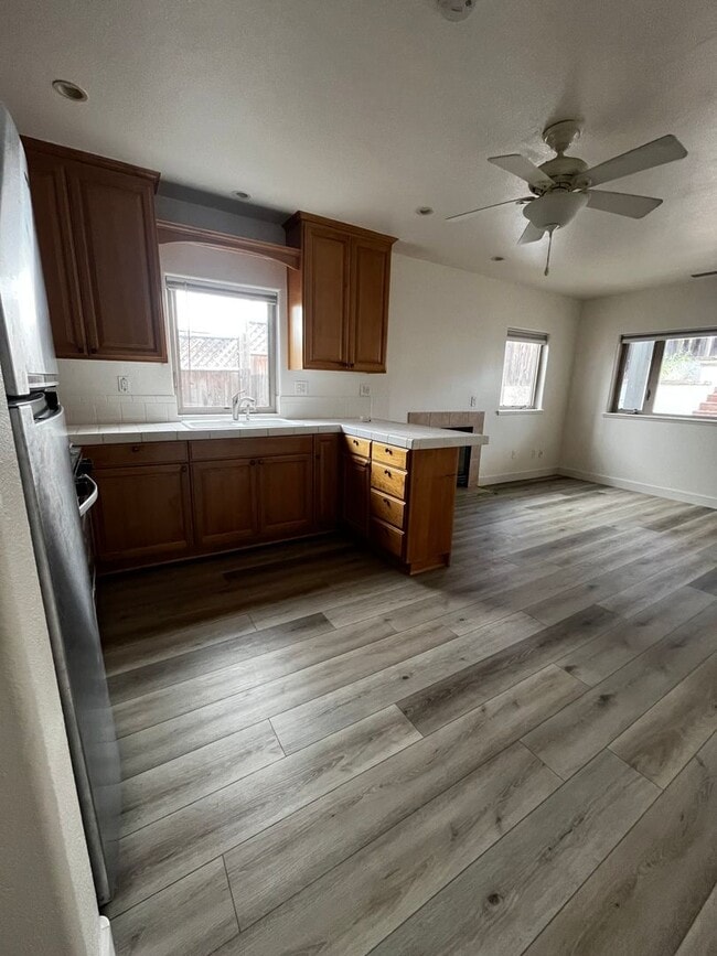 Building Photo - 1611 Castillo St