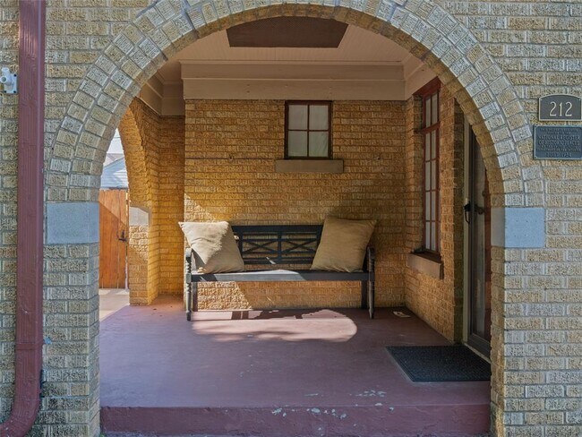 Foto del edificio - 212 Edgemere Ct