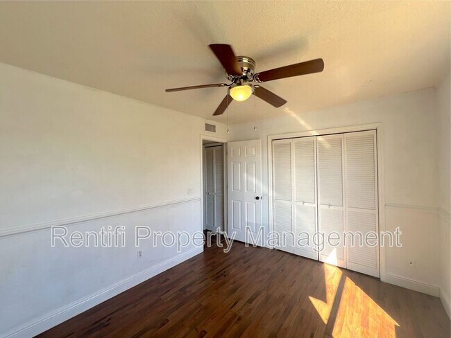 Foto del edificio - 7493 Pebble Beach Rd