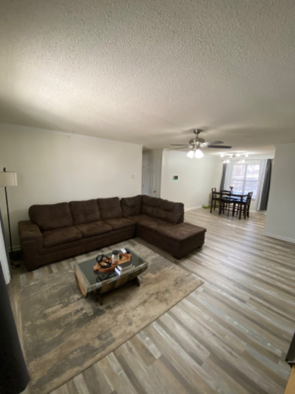 Building Photo - 1118 Tuckawanna Dr