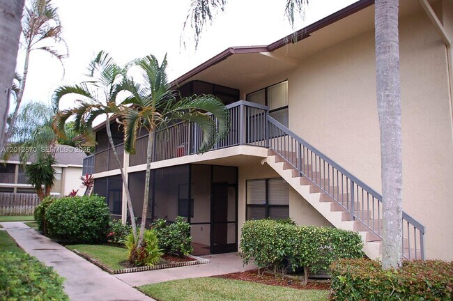 Foto del edificio - 10025 Winding Lake Rd