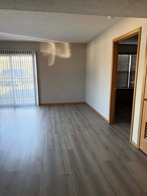 Building Photo - Fairway