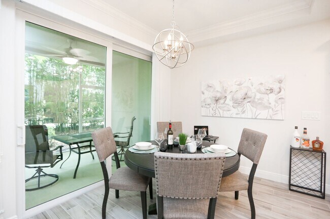 Foto del edificio - ** THIS AVALON OF NAPLES 2/2 CONDO IS AVAI...