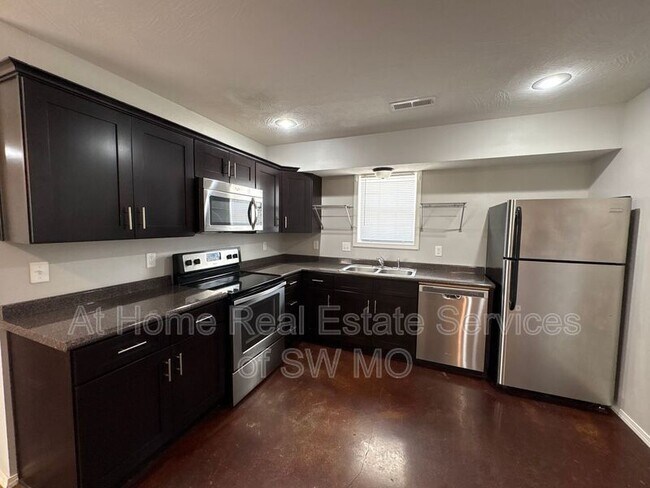 Foto del edificio - 516 E Cherry St