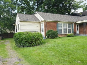 Building Photo - 3611A Mayflower Pl