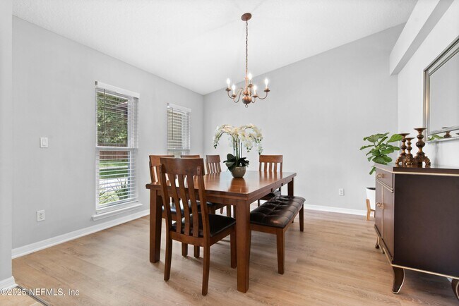 Building Photo - 2650 Kermit Ct