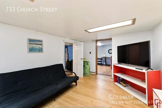 Photo du bâtiment - Family Home with a park right behind you!
