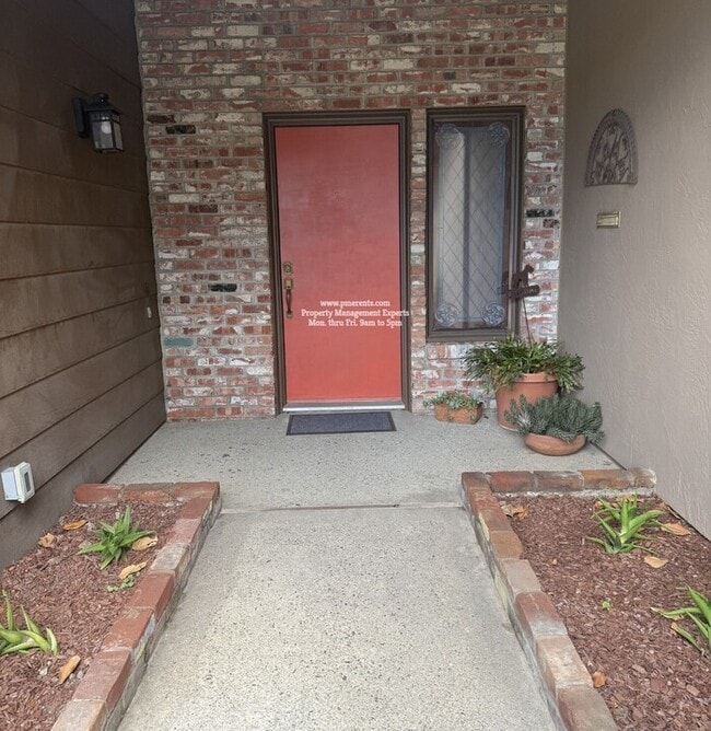 Foto del edificio - 6324 Savannah Pl