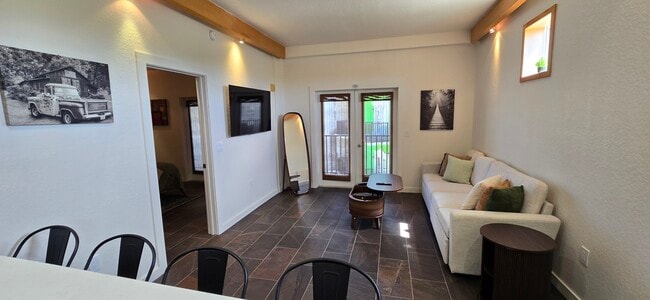 Building Photo - 101 Palm Harbor Pky