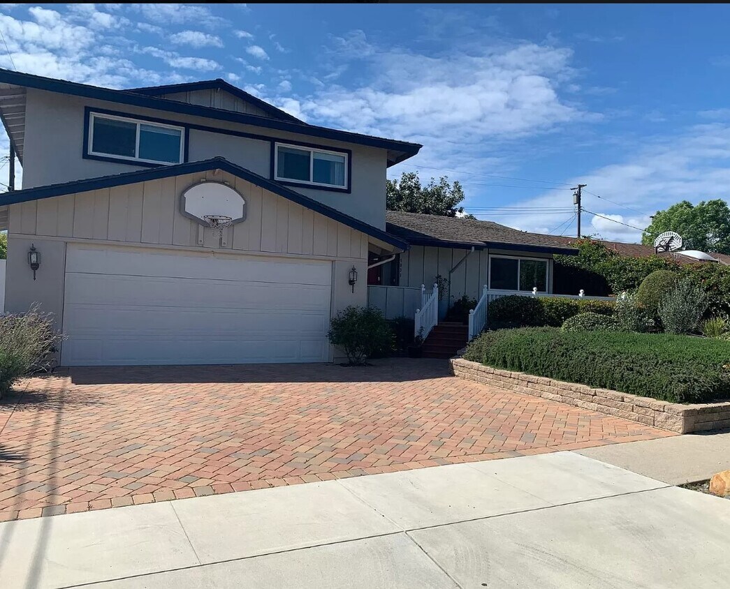 Large Tri-Level Home - 5031 San Julio Ave
