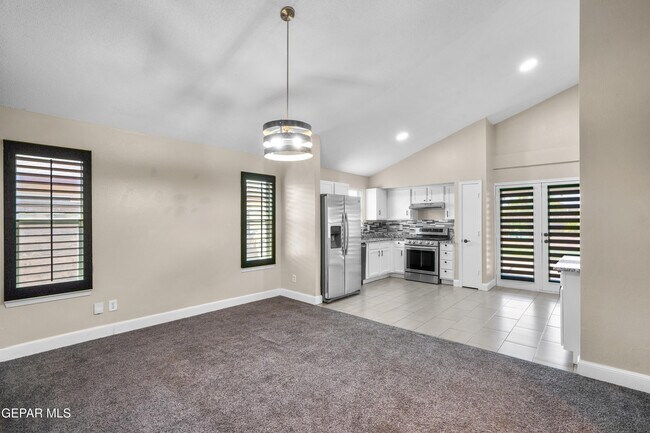 Foto del edificio - 450 Sunrise Hills Dr