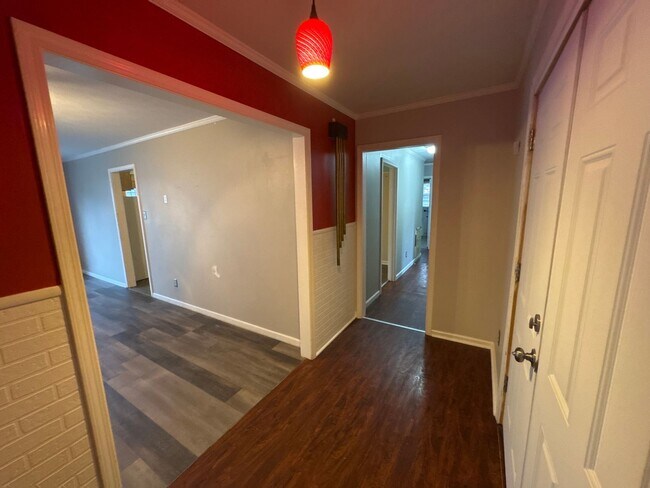 Building Photo - Home in Heath