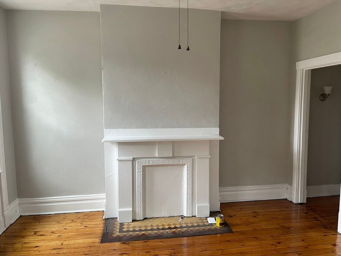 Primary Photo - Beautiful, Sparkling New Kitchen - 4 Bedro...