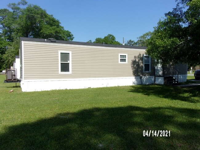 Building Photo - 2 Bedroom 2 Bathroom Mobile Home