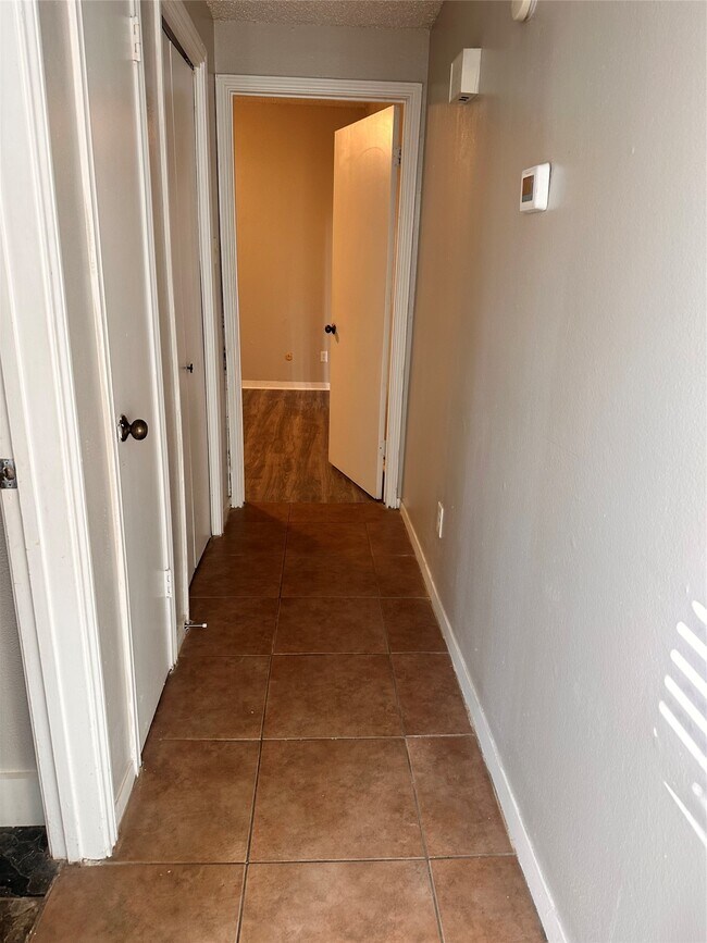 Foto del edificio - 3730 Thistlemont Dr