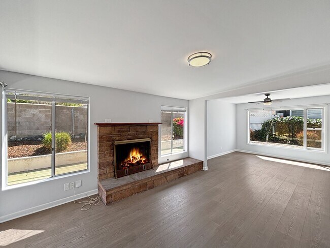 Building Photo - Beautifully Upgraded 2B/2BA House W/ 2-Car...