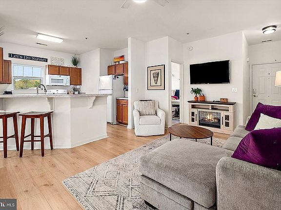Foto del edificio - 4702 Summer Brook Ln