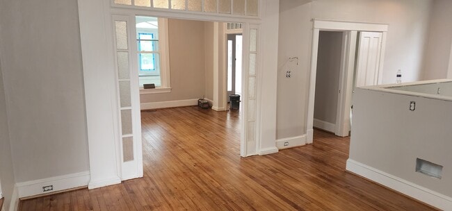 Building Photo - 4404 Raspe Ave