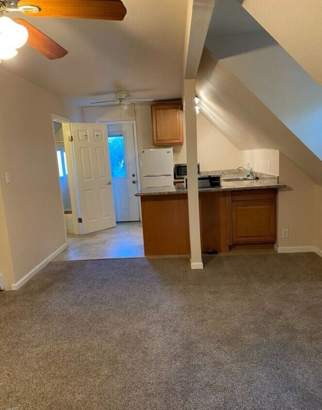 Foto principal - 146 S Jackson Way