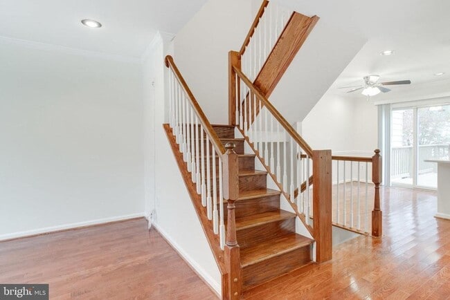 Foto del edificio - 9216 Burley Ln