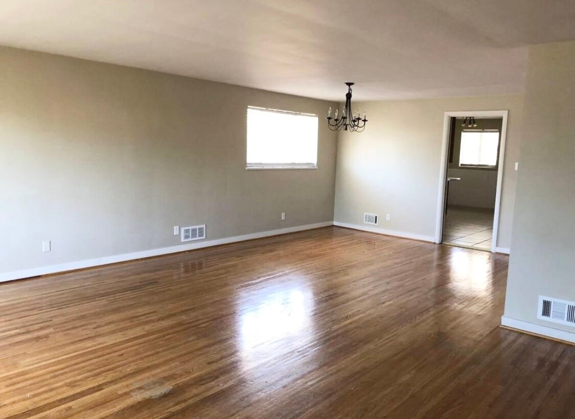 Living room/dining room - 71 Rand Ave