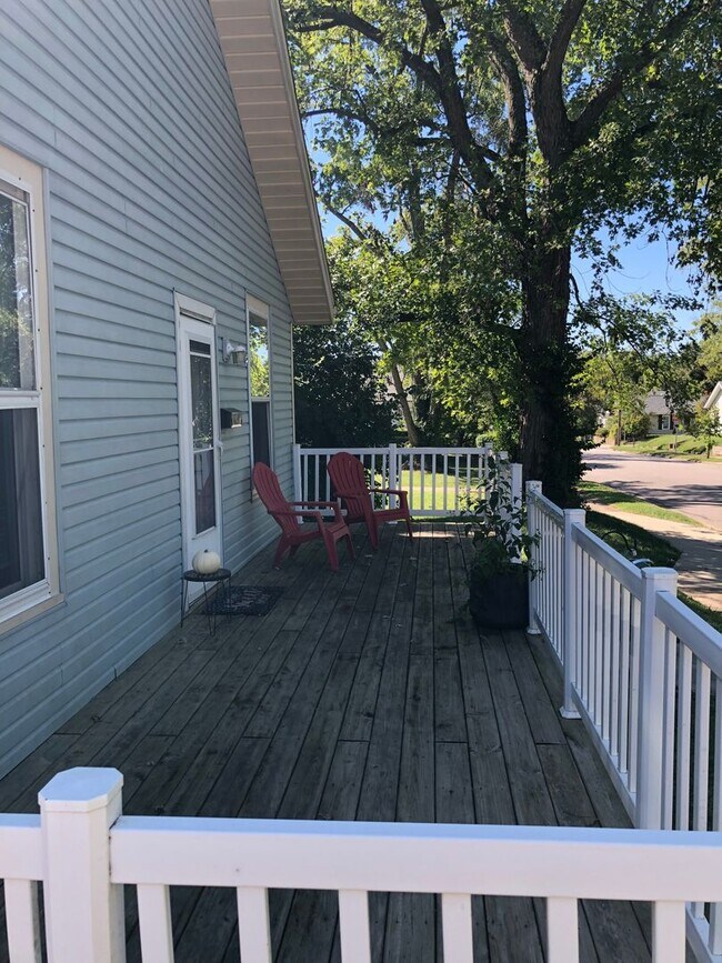 Building Photo - Available August 2025;  Monthly Rent $2,95...