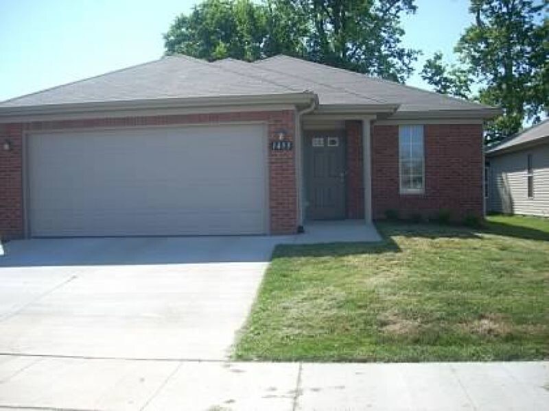 Primary Photo - 1453 Day Lily Dr