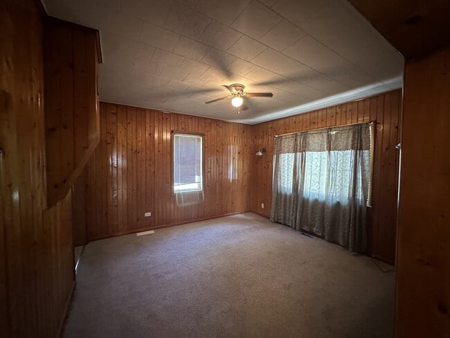 Building Photo - 218 4th St