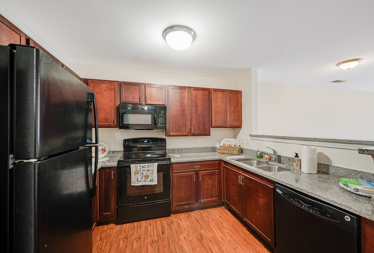 Primary Photo - Kirkwood Place Apartments