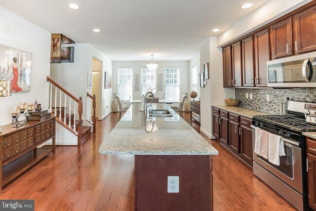 Building Photo - 9813 Wood Edge Wy