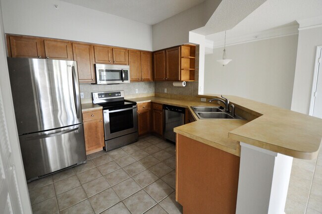 Foto del edificio - 9825 Baywinds Blvd