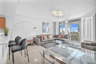 Building Photo - 3250 NE 1st Ave