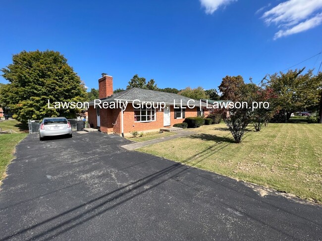 Building Photo - Cave Spring Ranch with Fenced Yard