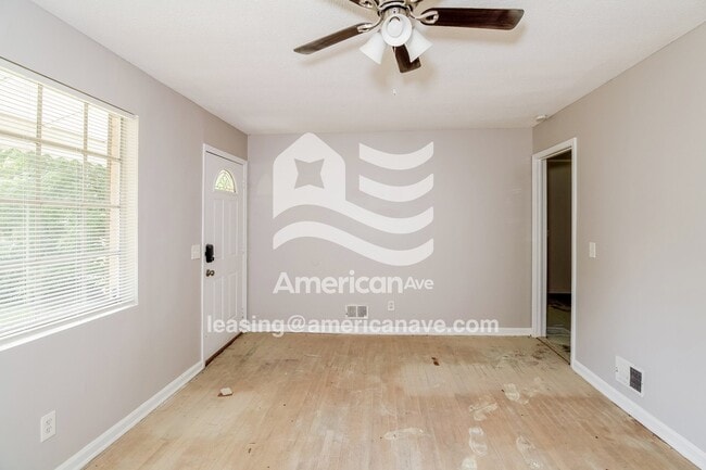 Building Photo - 17 Swan Ct