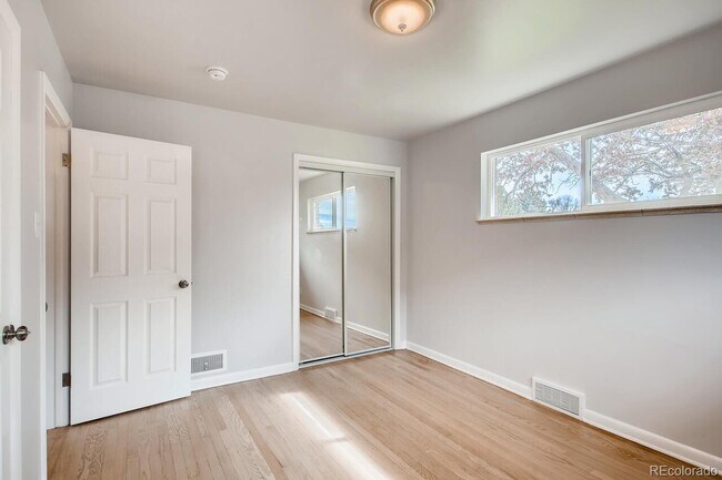 Building Photo - 3675 Grape St