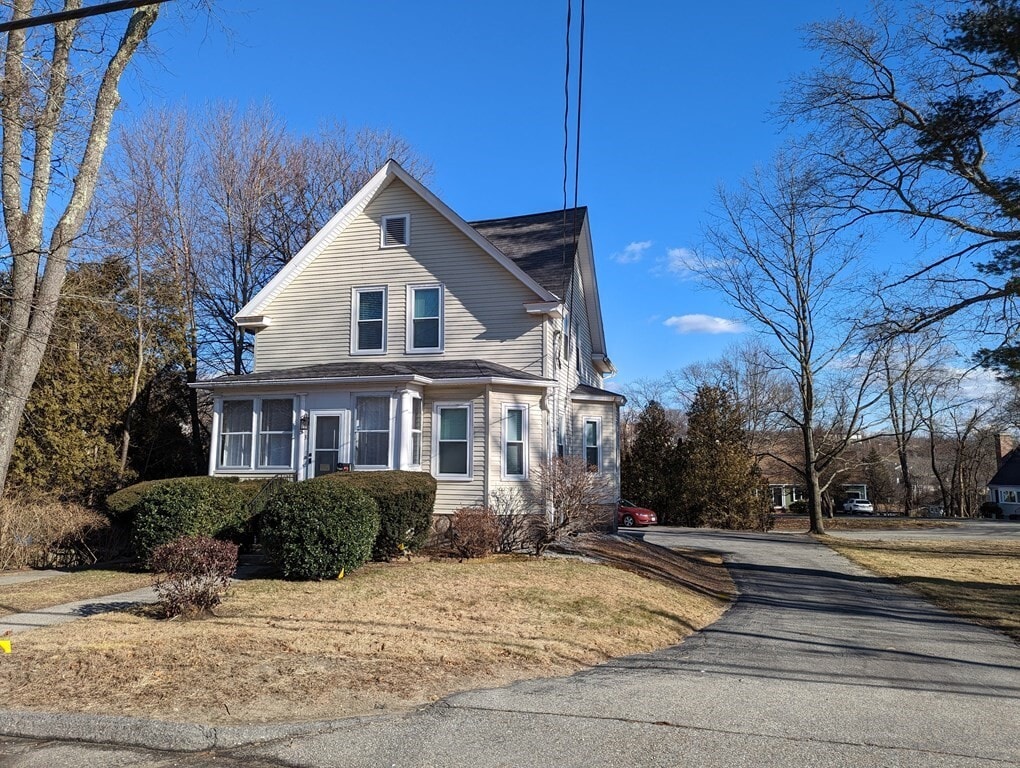 31 Pakachoag St, Auburn, MA 01501 Townhome Rentals in Auburn MA