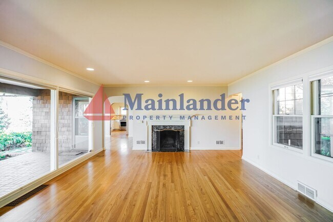 Foto del edificio - Stunning 3-Bedroom Home with Spectacular V...