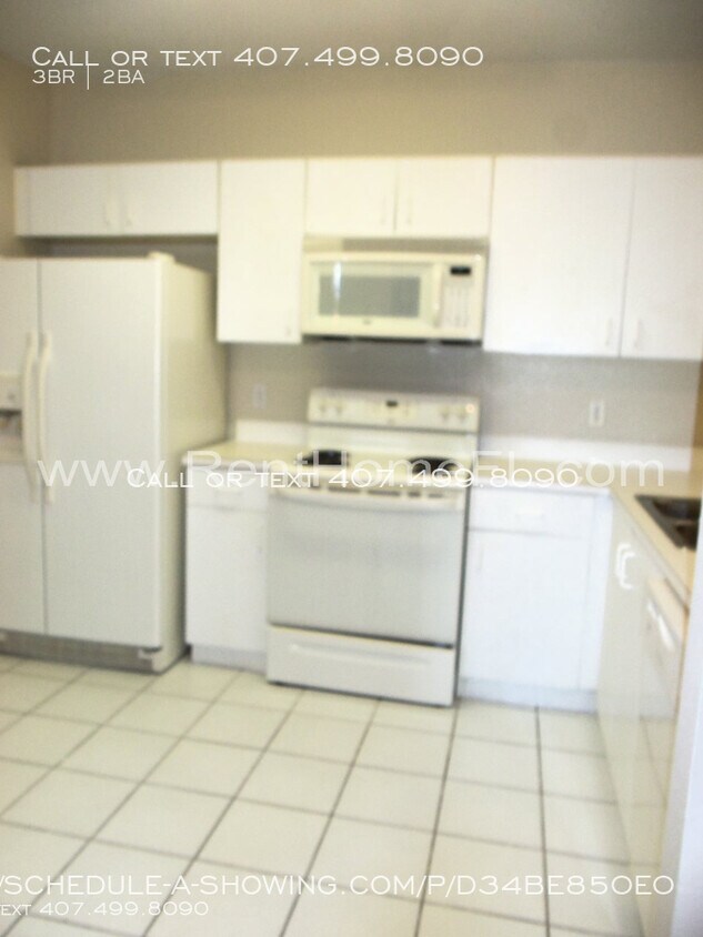 Building Photo - 13220 Galicia St