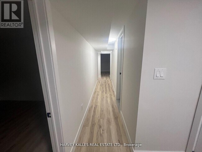 Photo du bâtiment - 113 McAllister Rd