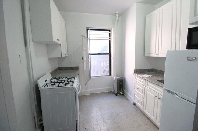 Building Photo - 483 Columbus Avenue