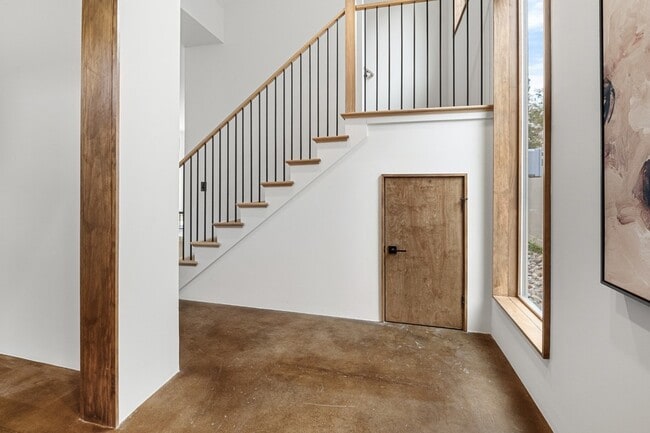 Building Photo - 1603 5th Ave N