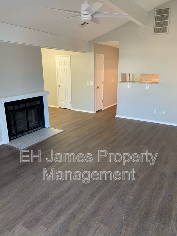 Building Photo - 11032 E 14th Ct