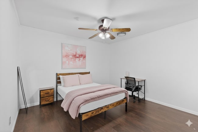 Photo - 404 Nottingham Dr House