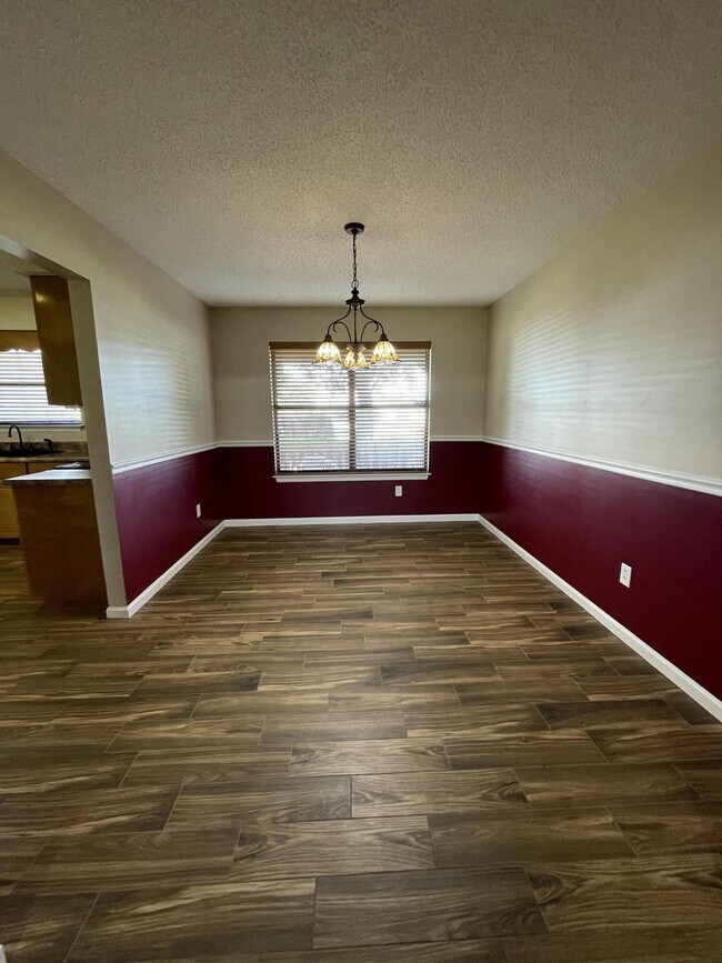 Foto del edificio - 2302 Pentland Rd