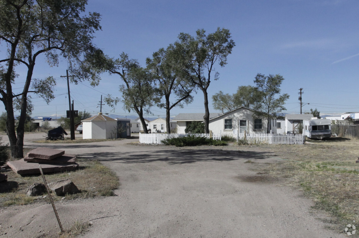 Primary Photo - 7575-7595 Brighton Blvd