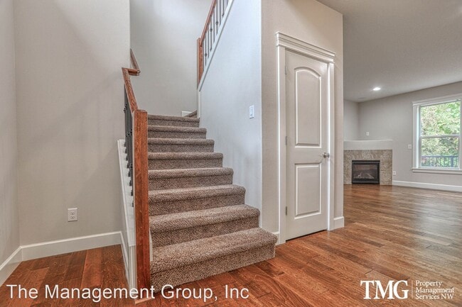 Building Photo - 4 br, 2.5 bath House - 3402 NE 101st Street