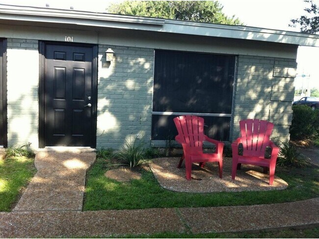 Foto del edificio - 602 W 51st St #101, Large, fully updated 1 story unit in great location.