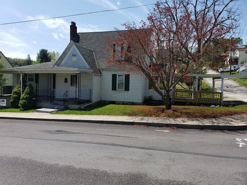 Primary Photo - 607 Washington St