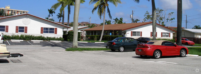 Building Photo - Palm King Apartments